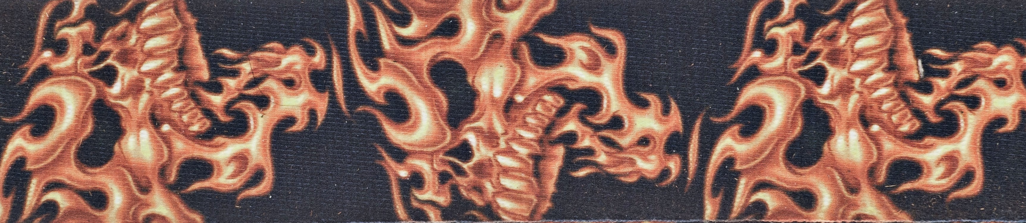 GİTAR ASKISI 50MM DOKUMA FLAMING SKULLS - 50LT01